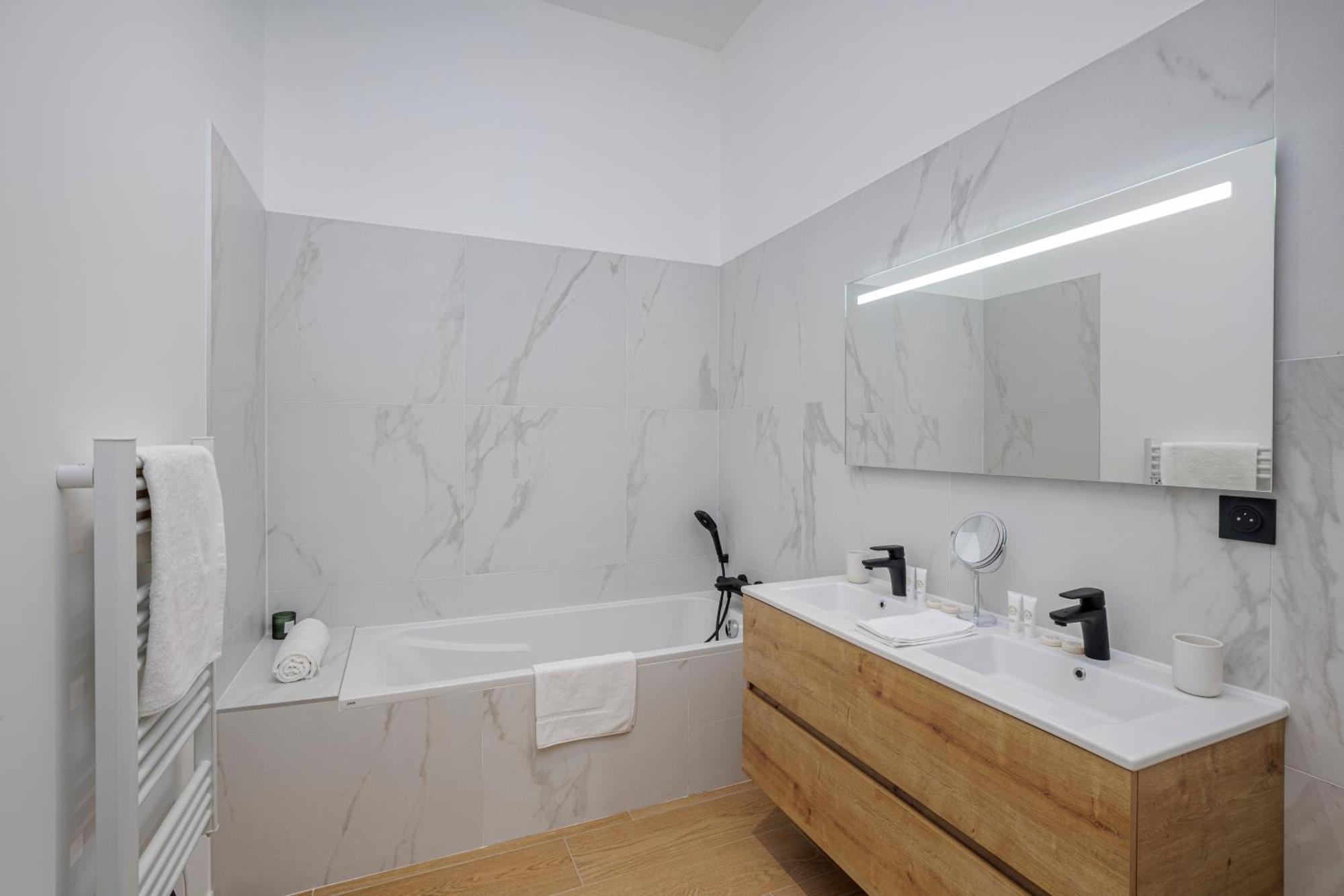 1 - Grand Appartement Spacieux Dans Un Chateau Du 17Eme Siecle, A 15Min De Lyon Vourles Exterior photo